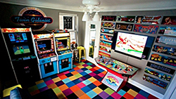 Standart Bir Odadan Atari Salonuna…