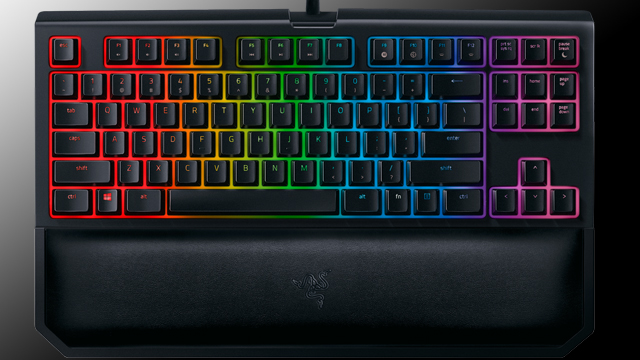 Razer, Blackwidow Tournament Edition Chroma V2 Klavyesini Satışa Sunuyor